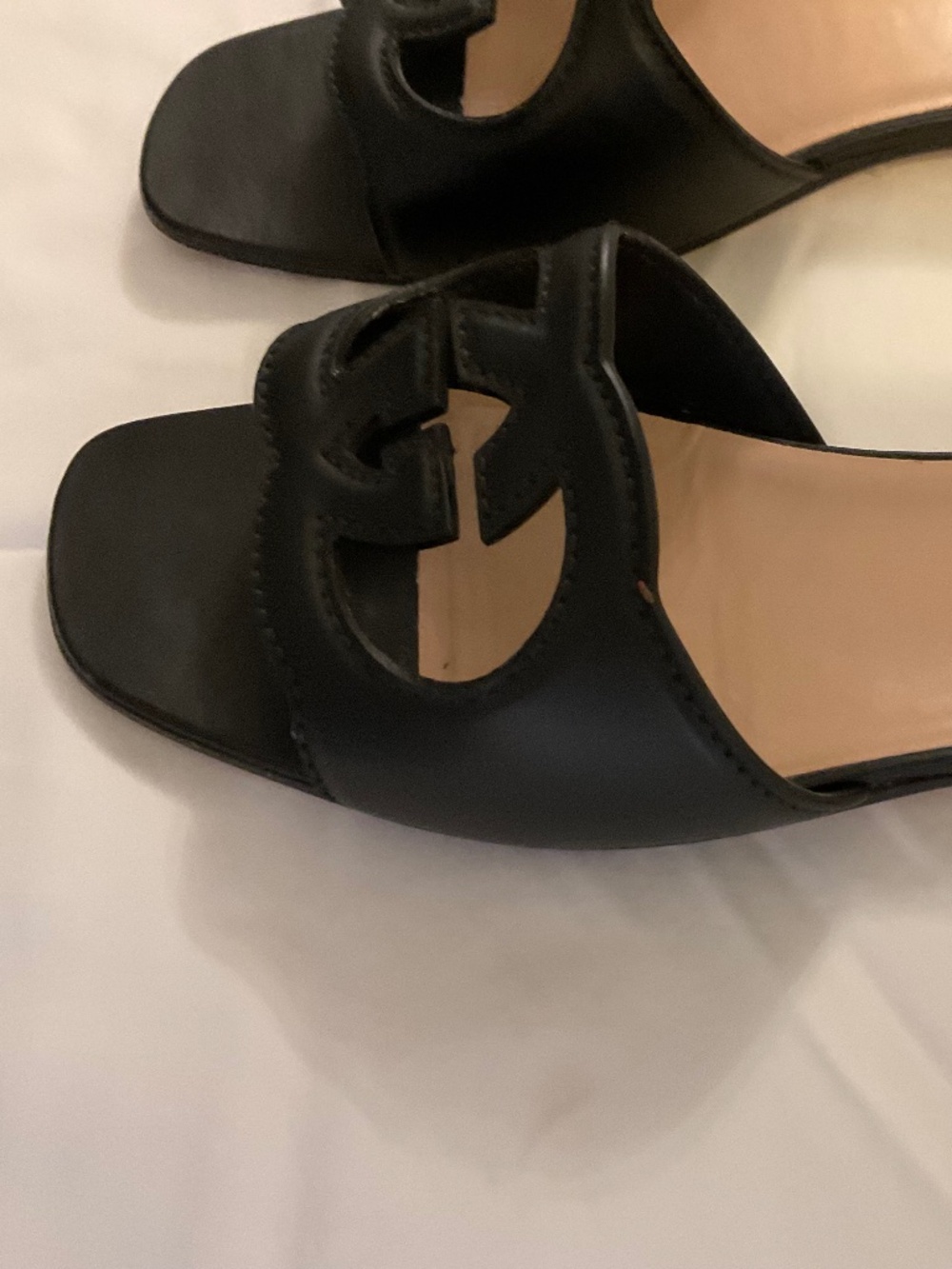 Gucci Black Cut out Slides Size 41 - Picture 3 of 8